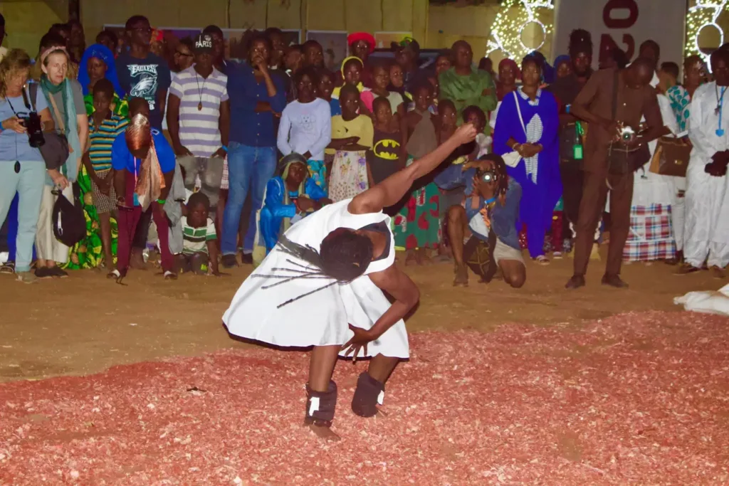 Découvrez la vibrante 20e Édition du Ségou'Art-Festival sur le Niger! Musique, danse, débats et expositions célèbrent la culture malienne et africaine. Rejoignez-nous pour une aventure culturelle unique.